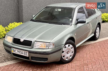 Лифтбек Skoda Octavia 2002 в 