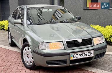 Лифтбек Skoda Octavia 2002 в 