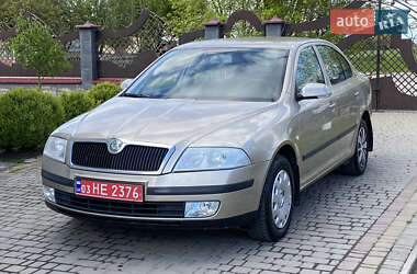 Ліфтбек Skoda Octavia 2004 в 