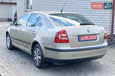 Ліфтбек Skoda Octavia 2004 в 