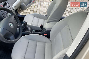 Ліфтбек Skoda Octavia 2004 в 