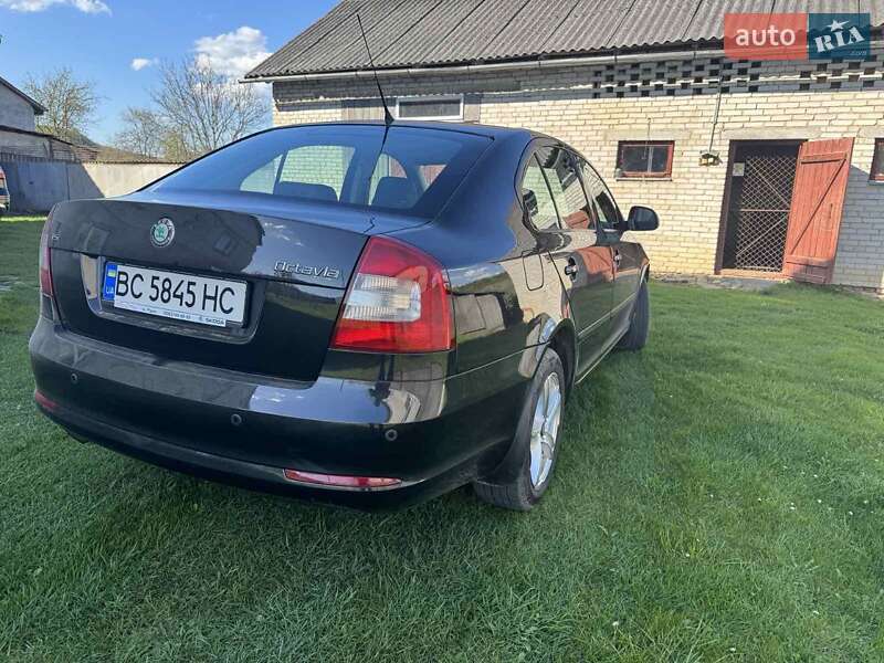 Лифтбек Skoda Octavia 2010 в Львове
