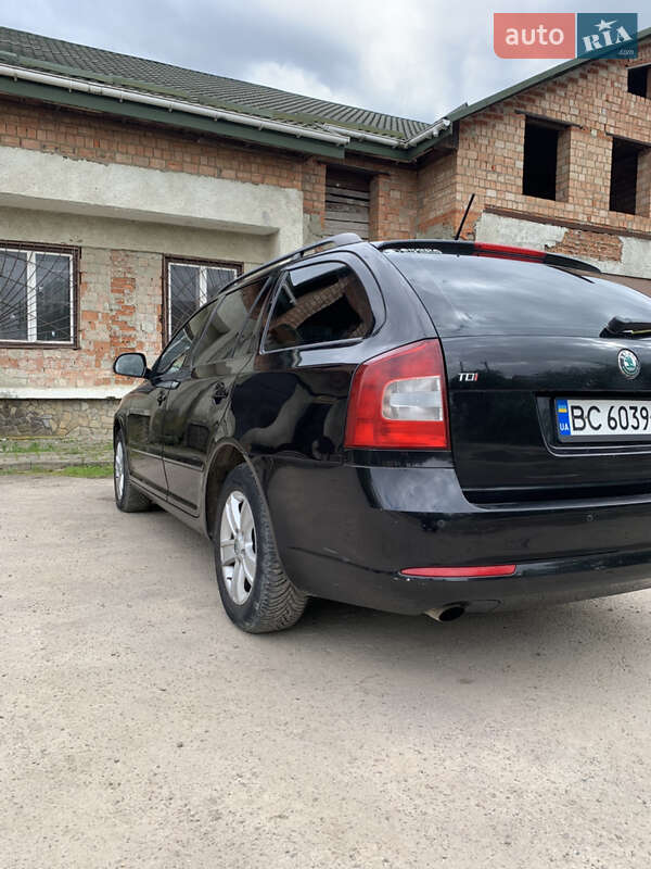 Універсал Skoda Octavia 2011 в Дрогобичі