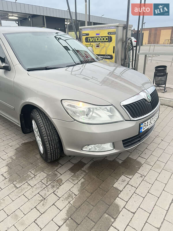 Ліфтбек Skoda Octavia 2012 в 