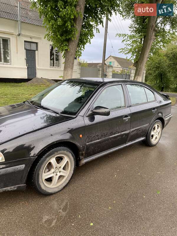Лифтбек Skoda Octavia 1999 в Пирятине