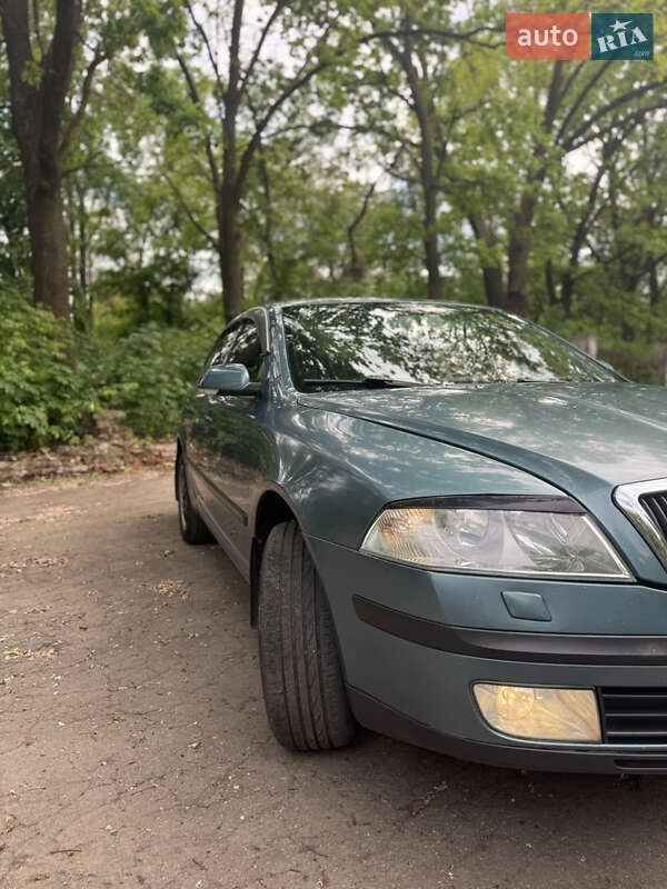 Лифтбек Skoda Octavia 2005 в Желтых Водах