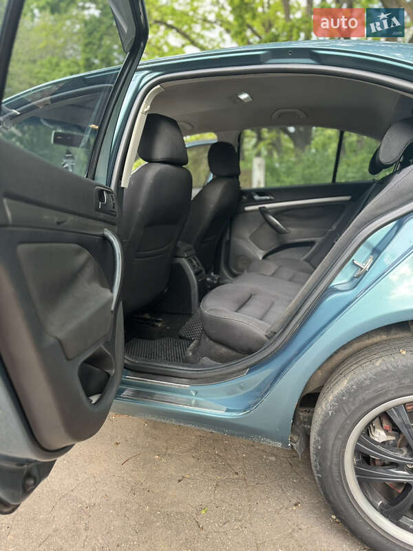 Лифтбек Skoda Octavia 2005 в Желтых Водах