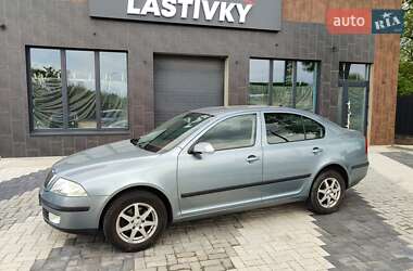 Лифтбек Skoda Octavia 2004 в Гайвороне