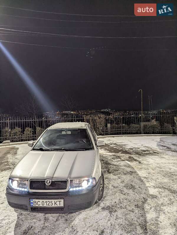 Лифтбек Skoda Octavia 2003 в Львове