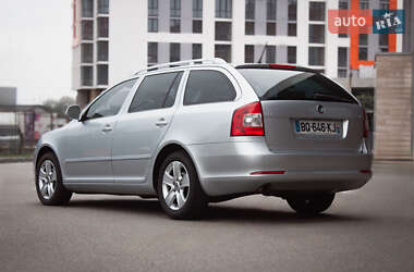 Універсал Skoda Octavia 2011 в 