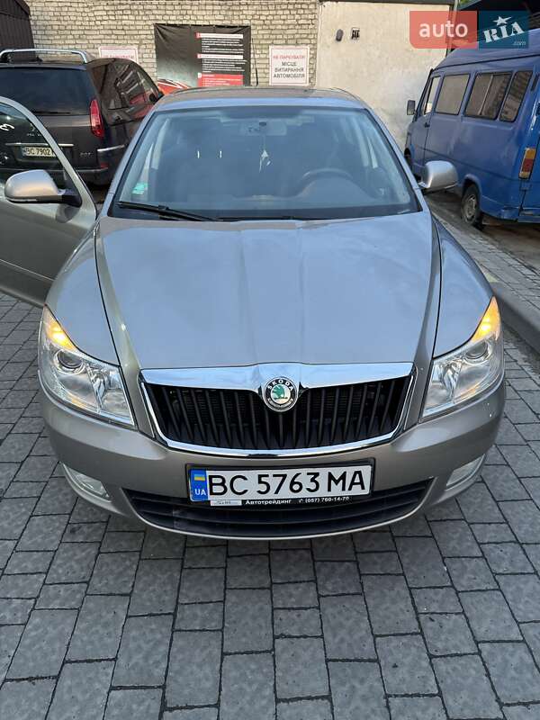 Лифтбек Skoda Octavia 2010 в 