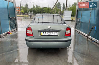 Лифтбек Skoda Octavia 2003 в 