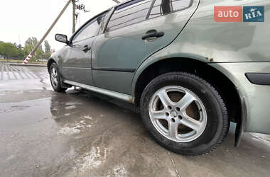 Лифтбек Skoda Octavia 2003 в 