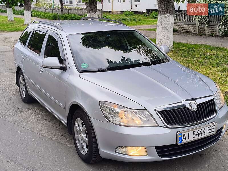 Универсал Skoda Octavia 2010 в Сквире