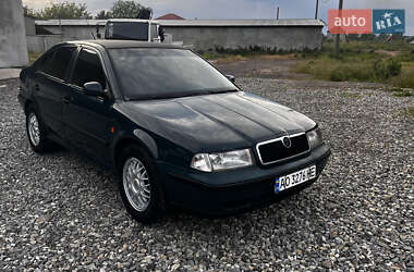 Лифтбек Skoda Octavia 1999 в Виноградове