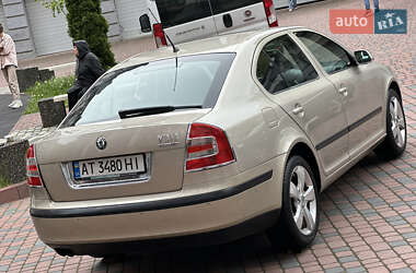Лифтбек Skoda Octavia 2005 в 