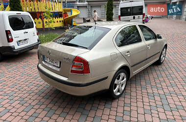 Лифтбек Skoda Octavia 2005 в 