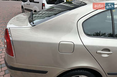 Лифтбек Skoda Octavia 2005 в 