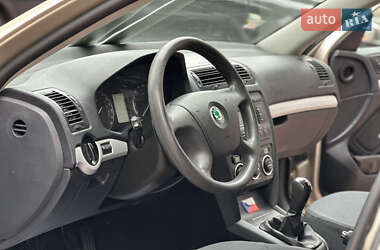 Лифтбек Skoda Octavia 2005 в 