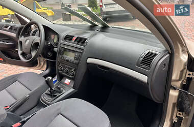 Лифтбек Skoda Octavia 2005 в 