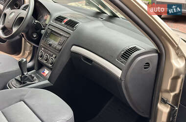 Лифтбек Skoda Octavia 2005 в 