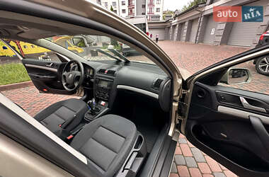 Лифтбек Skoda Octavia 2005 в 