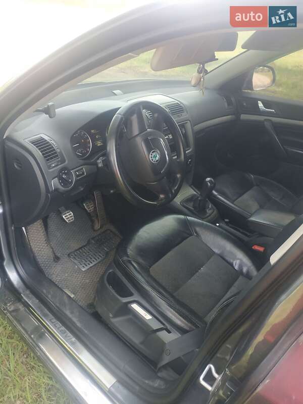 Лифтбек Skoda Octavia 2010 в Костополе