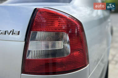 Лифтбек Skoda Octavia 2009 в 