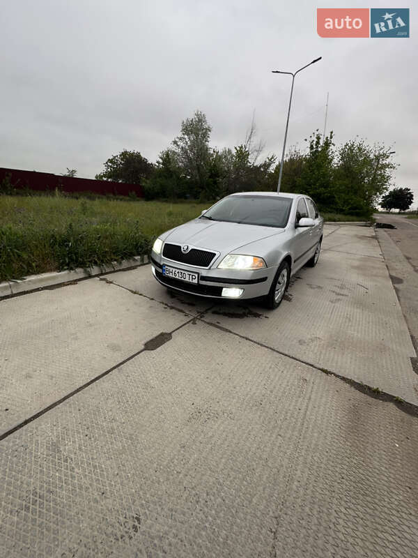 Лифтбек Skoda Octavia 2004 в 