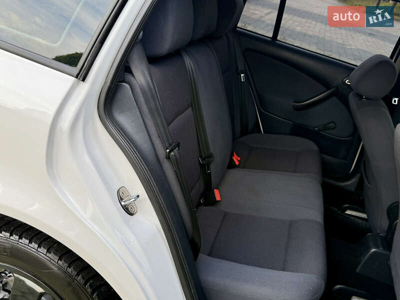 Універсал Skoda Octavia 2010 в Дубні