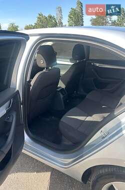 Ліфтбек Skoda Octavia 2014 в 