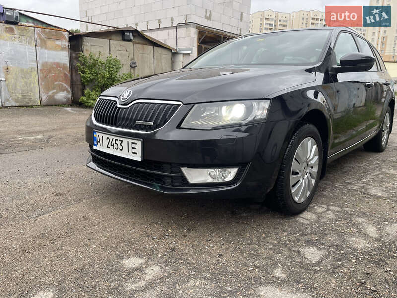 Универсал Skoda Octavia 2014 в Вишневом