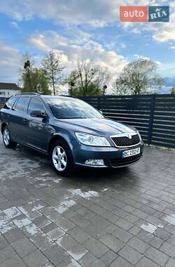 Универсал Skoda Octavia 2009 в Каменке-Бугской