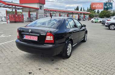 Лифтбек Skoda Octavia 2004 в 
