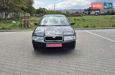Лифтбек Skoda Octavia 2004 в 