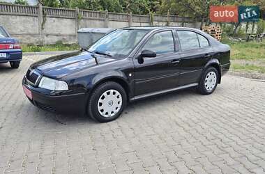 Лифтбек Skoda Octavia 2004 в 