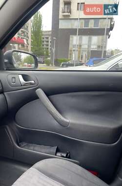Ліфтбек Skoda Octavia 2001 в 
