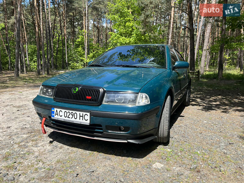 Ліфтбек Skoda Octavia 1998 в 