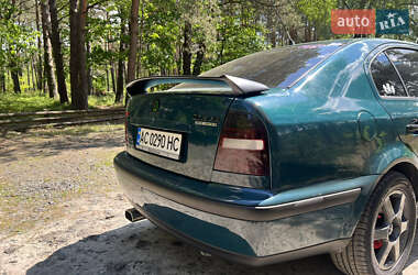 Ліфтбек Skoda Octavia 1998 в 