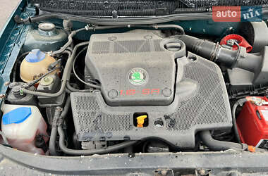 Ліфтбек Skoda Octavia 1998 в 
