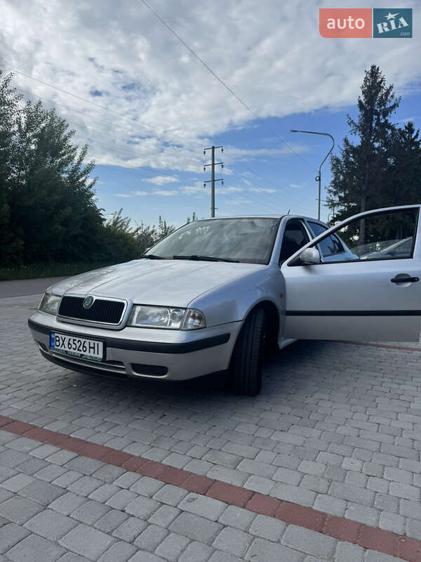 Лифтбек Skoda Octavia 1998 в 