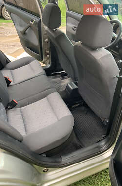 Ліфтбек Skoda Octavia 2001 в 