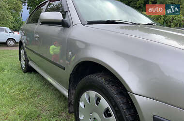 Ліфтбек Skoda Octavia 2001 в 