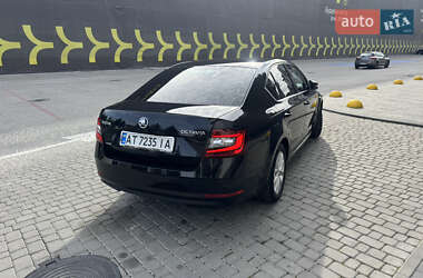 Ліфтбек Skoda Octavia 2018 в 