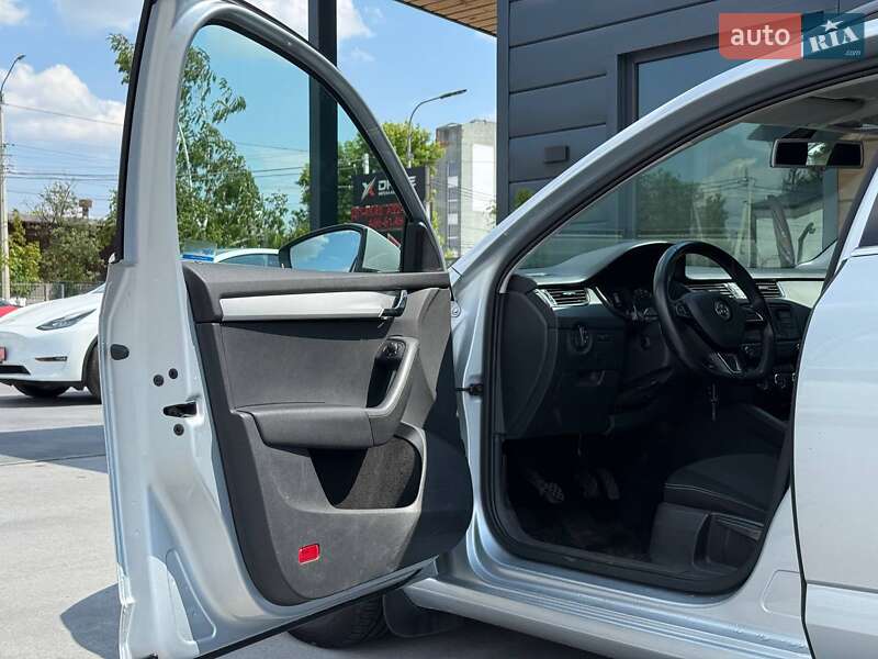 Універсал Skoda Octavia 2015 в Рівному