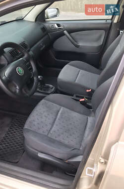 Лифтбек Skoda Octavia 2005 в 