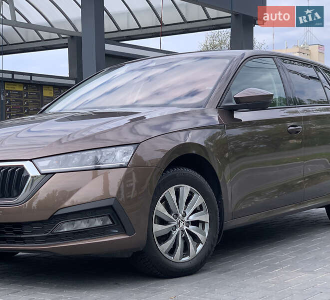 Универсал Skoda Octavia 2021 в Киеве