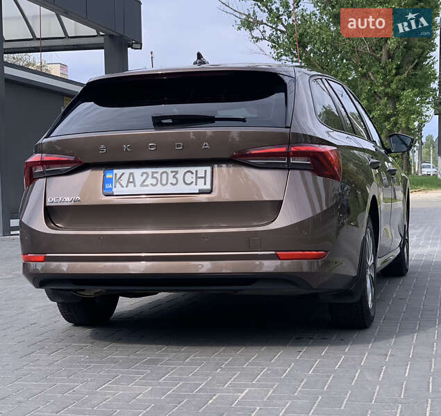 Универсал Skoda Octavia 2021 в Киеве