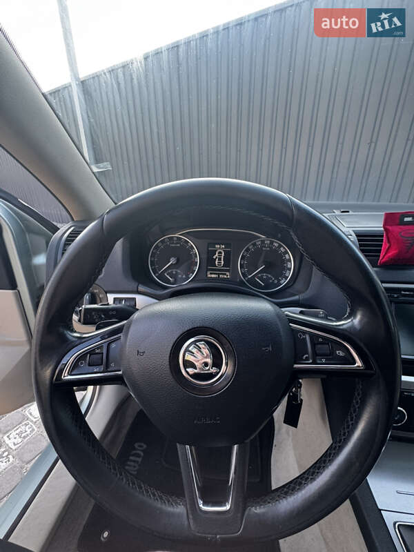 Ліфтбек Skoda Octavia 2010 в Дніпрі