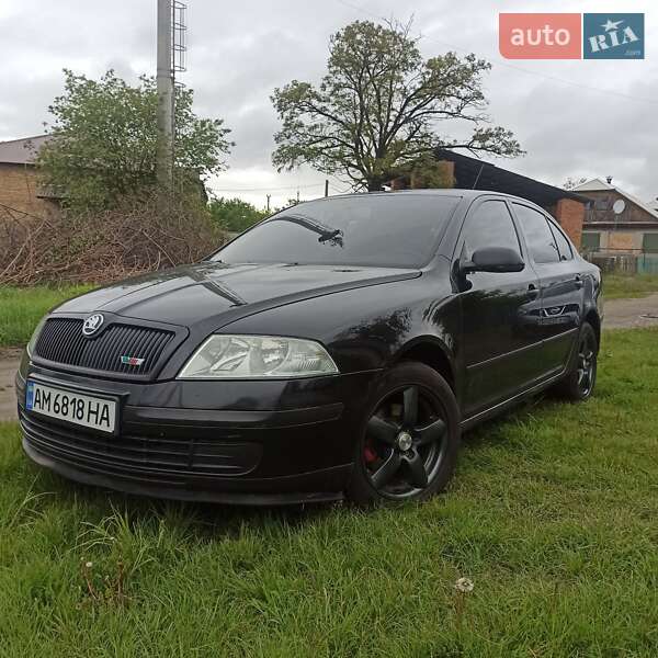Лифтбек Skoda Octavia 2004 в 